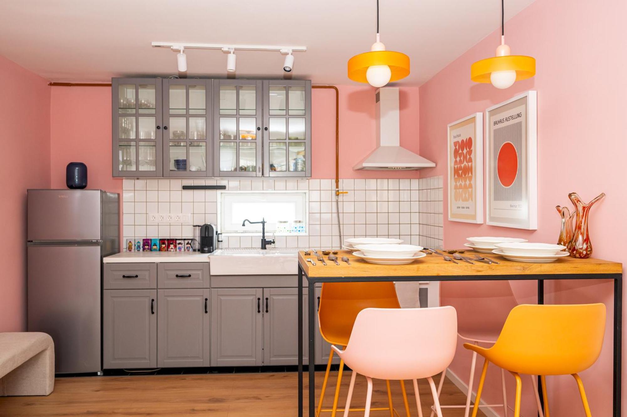 Apartment Colorful 3-bedroom *