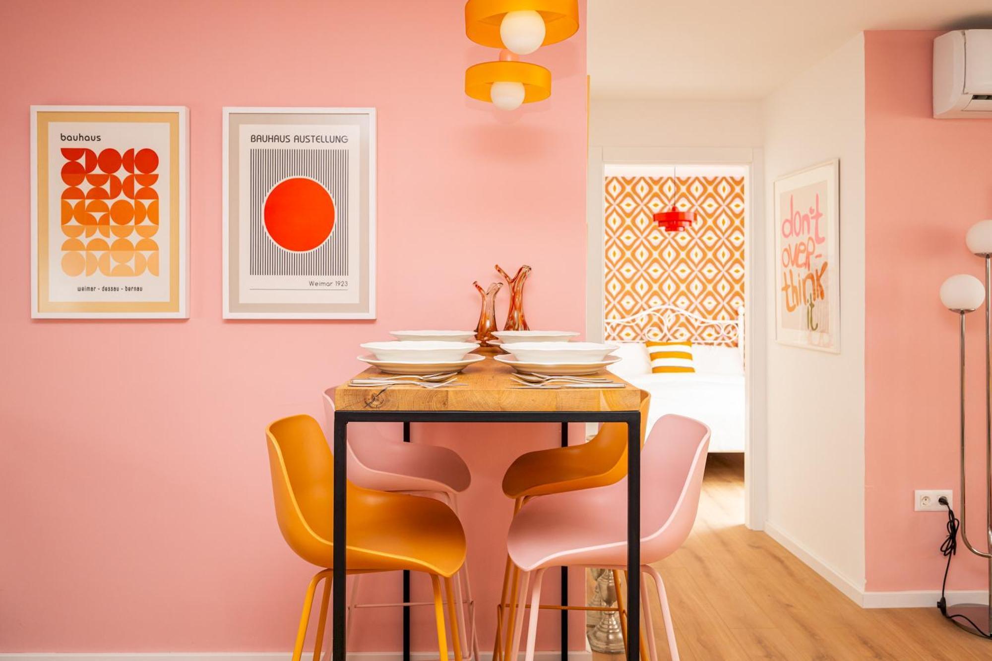 Colorful 3-bedroom Apartment